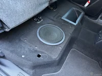 Ford Ranger HELIX 25cm Subwoofer unter der Rückbank