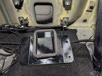 Ford Ranger Endstufenhalter für Match Endstufen Rückbank Links