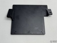 Porsche 928 Endstufenhalter neben der Sitzkonsole