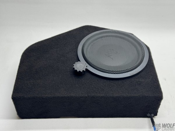 Porsche 928 Reseverad Subwoofer 25cm geschlossen
