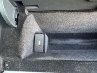 VW T6 (und andere) Halter für eine USB-A Buchse im Handschuhfach