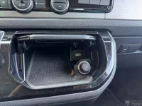 VW T6 Halter für eine USB-A Buchse über dem...