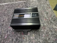 Endstufenhalter VW T7 für UP8 hinter Handschuhfach